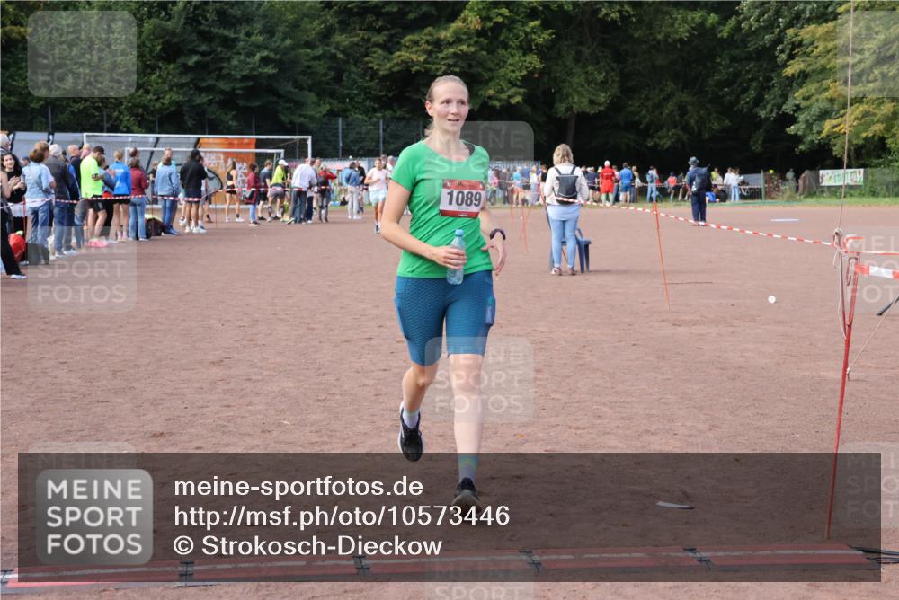 27.09.2026 - 35. Volkslauf durch das schöne Alstertal Strokosch-Dieckow http://msf.ph/oto/10573446 27.09.2026 12:24:46 Ziel 1089 meine-sportfotos.de