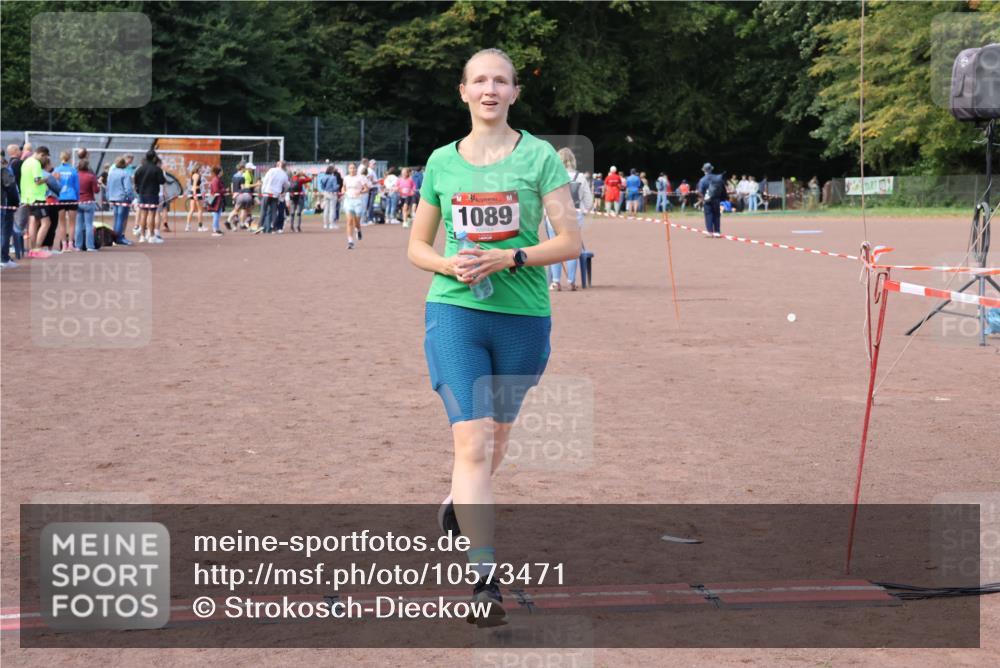 27.09.2026 - 35. Volkslauf durch das schöne Alstertal Strokosch-Dieckow http://msf.ph/oto/10573471 27.09.2026 12:24:47 Ziel 1089 meine-sportfotos.de