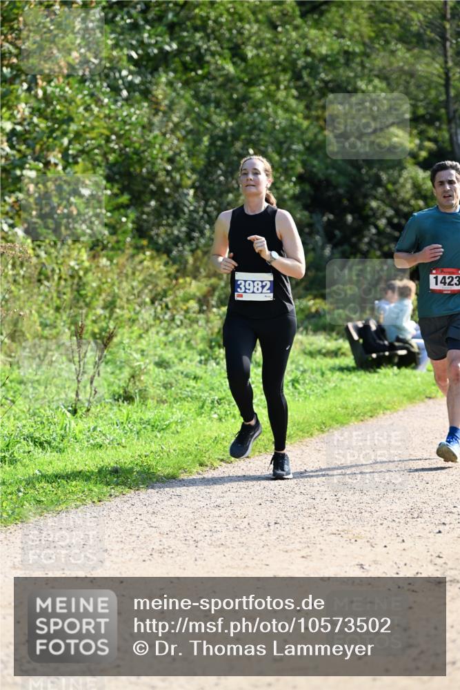 27.09.2026 - 35. Volkslauf durch das schöne Alstertal Dr. Thomas Lammeyer http://msf.ph/oto/10573502 27.09.2026 11:28:44 Laufen 1423, 3982 meine-sportfotos.de