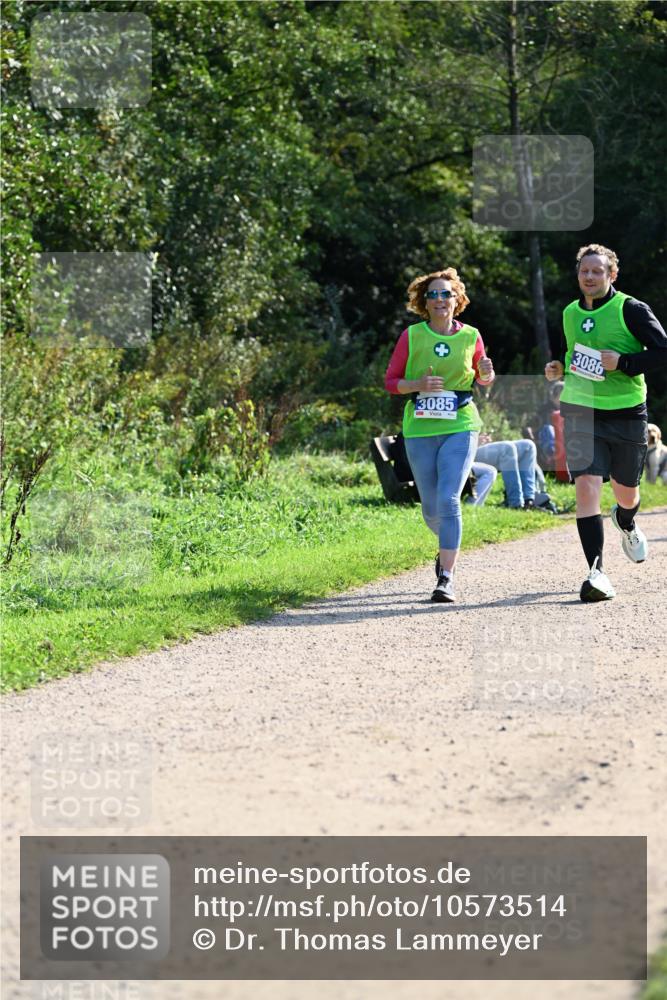 27.09.2026 - 35. Volkslauf durch das schöne Alstertal Dr. Thomas Lammeyer http://msf.ph/oto/10573514 27.09.2026 11:28:51 Laufen 3085, 3086 meine-sportfotos.de