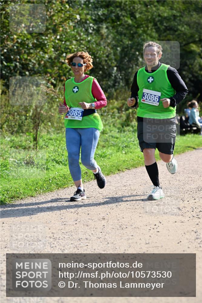 27.09.2026 - 35. Volkslauf durch das schöne Alstertal Dr. Thomas Lammeyer http://msf.ph/oto/10573530 27.09.2026 11:28:53 Laufen 3085, 3086 meine-sportfotos.de