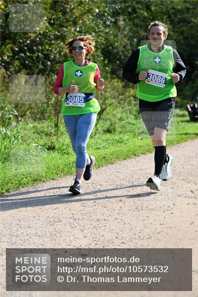 27.09.2026 - 35. Volkslauf durch das schöne Alstertal Dr. Thomas Lammeyer http://msf.ph/oto/10573532 27.09.2026 11:28:53 Laufen 3085, 3086 meine-sportfotos.de
