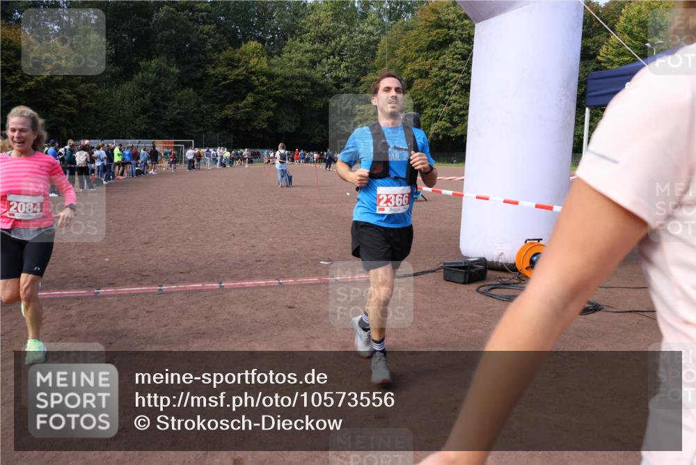 27.09.2026 - 35. Volkslauf durch das schöne Alstertal Strokosch-Dieckow http://msf.ph/oto/10573556 27.09.2026 12:25:00 Ziel 2084, 2366, 2492 meine-sportfotos.de