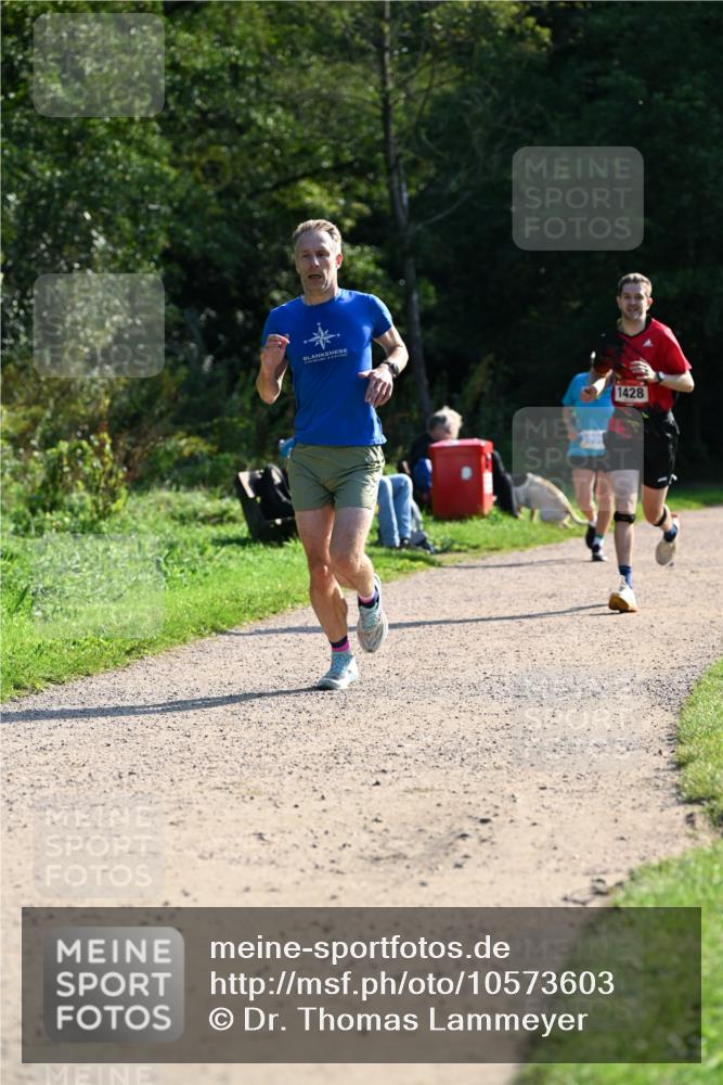 27.09.2026 - 35. Volkslauf durch das schöne Alstertal Dr. Thomas Lammeyer http://msf.ph/oto/10573603 27.09.2026 11:29:08 Laufen 1428 meine-sportfotos.de
