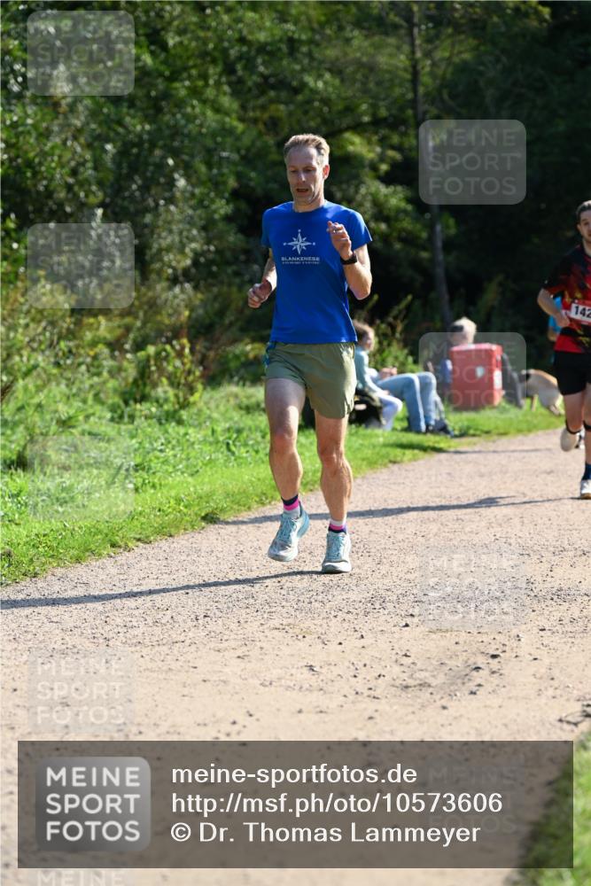 27.09.2026 - 35. Volkslauf durch das schöne Alstertal Dr. Thomas Lammeyer http://msf.ph/oto/10573606 27.09.2026 11:29:09 Laufen 53, 561300117, 142 meine-sportfotos.de