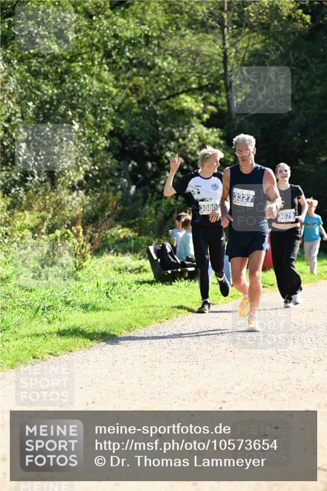 27.09.2026 - 35. Volkslauf durch das schöne Alstertal Dr. Thomas Lammeyer http://msf.ph/oto/10573654 27.09.2026 11:29:28 Laufen 3080, 3327, 3079 meine-sportfotos.de