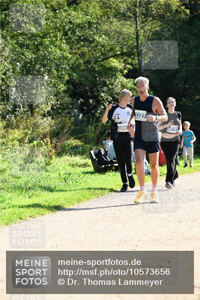27.09.2026 - 35. Volkslauf durch das schöne Alstertal Dr. Thomas Lammeyer http://msf.ph/oto/10573656 27.09.2026 11:29:28 Laufen 3080, 3327, 3079 meine-sportfotos.de