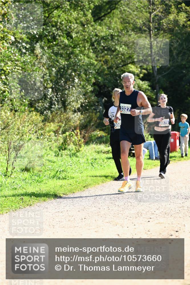 27.09.2026 - 35. Volkslauf durch das schöne Alstertal Dr. Thomas Lammeyer http://msf.ph/oto/10573660 27.09.2026 11:29:29 Laufen 308, 3327, 3079 meine-sportfotos.de
