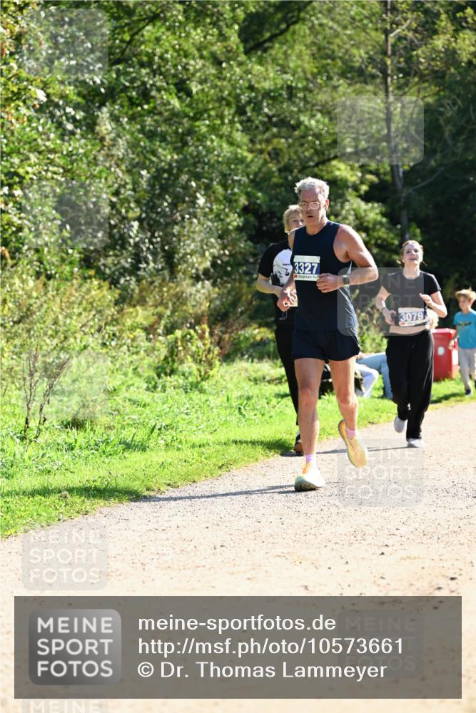 27.09.2026 - 35. Volkslauf durch das schöne Alstertal Dr. Thomas Lammeyer http://msf.ph/oto/10573661 27.09.2026 11:29:29 Laufen 3327, 3079 meine-sportfotos.de