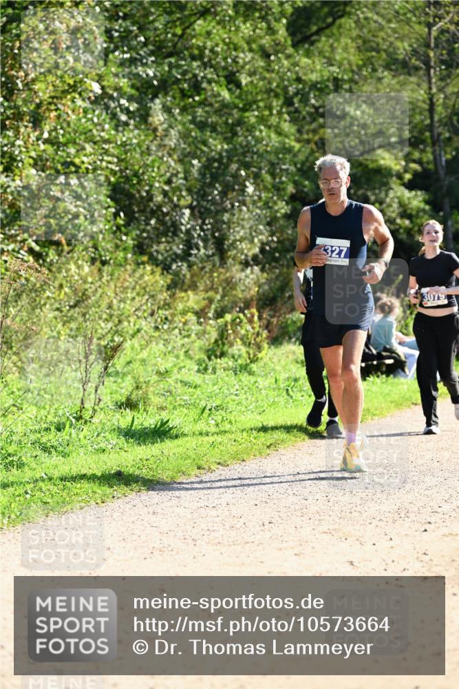 27.09.2026 - 35. Volkslauf durch das schöne Alstertal Dr. Thomas Lammeyer http://msf.ph/oto/10573664 27.09.2026 11:29:29 Laufen 327, 3079 meine-sportfotos.de