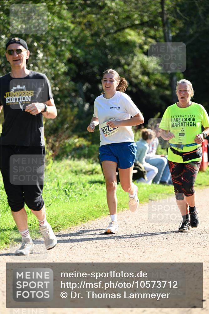 27.09.2026 - 35. Volkslauf durch das schöne Alstertal Dr. Thomas Lammeyer http://msf.ph/oto/10573712 27.09.2026 11:29:41 Laufen 724, 324, 0 meine-sportfotos.de