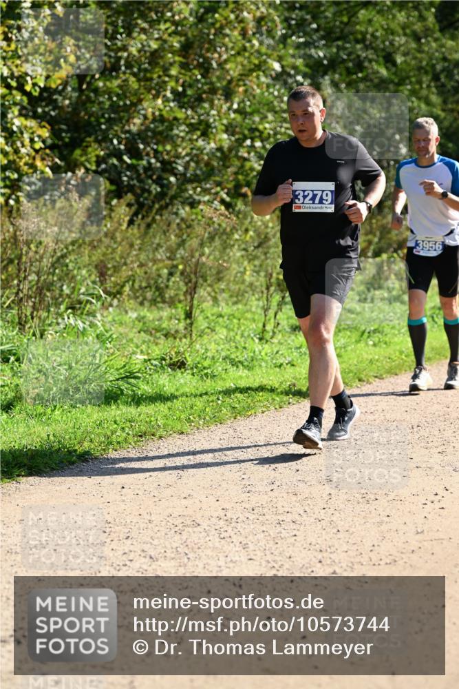 27.09.2026 - 35. Volkslauf durch das schöne Alstertal Dr. Thomas Lammeyer http://msf.ph/oto/10573744 27.09.2026 11:29:52 Laufen 3279, 3956 meine-sportfotos.de