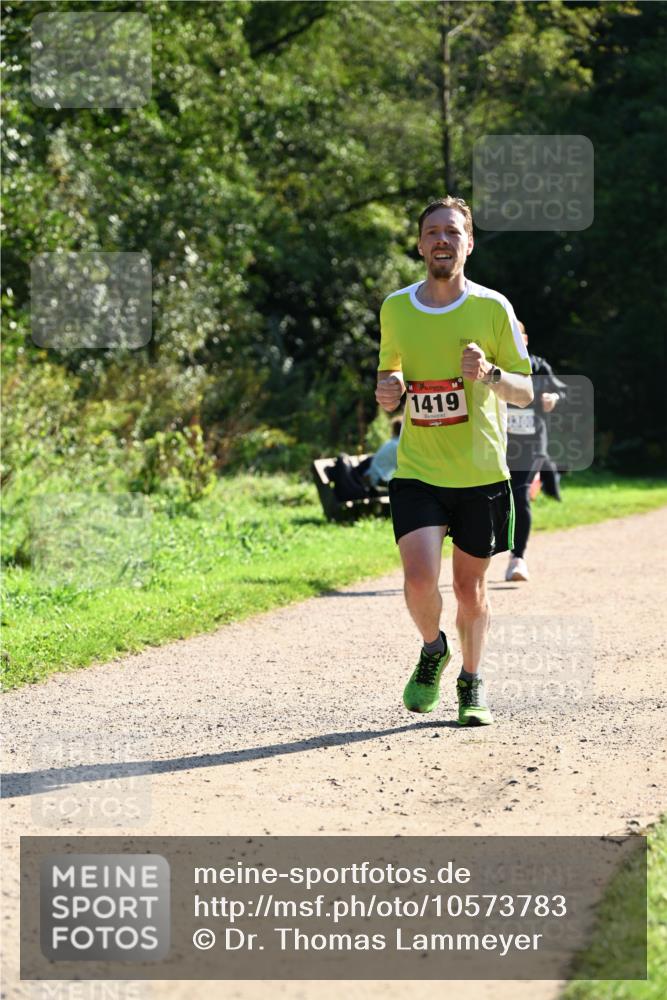 27.09.2026 - 35. Volkslauf durch das schöne Alstertal Dr. Thomas Lammeyer http://msf.ph/oto/10573783 27.09.2026 11:30:00 Laufen 1419 meine-sportfotos.de