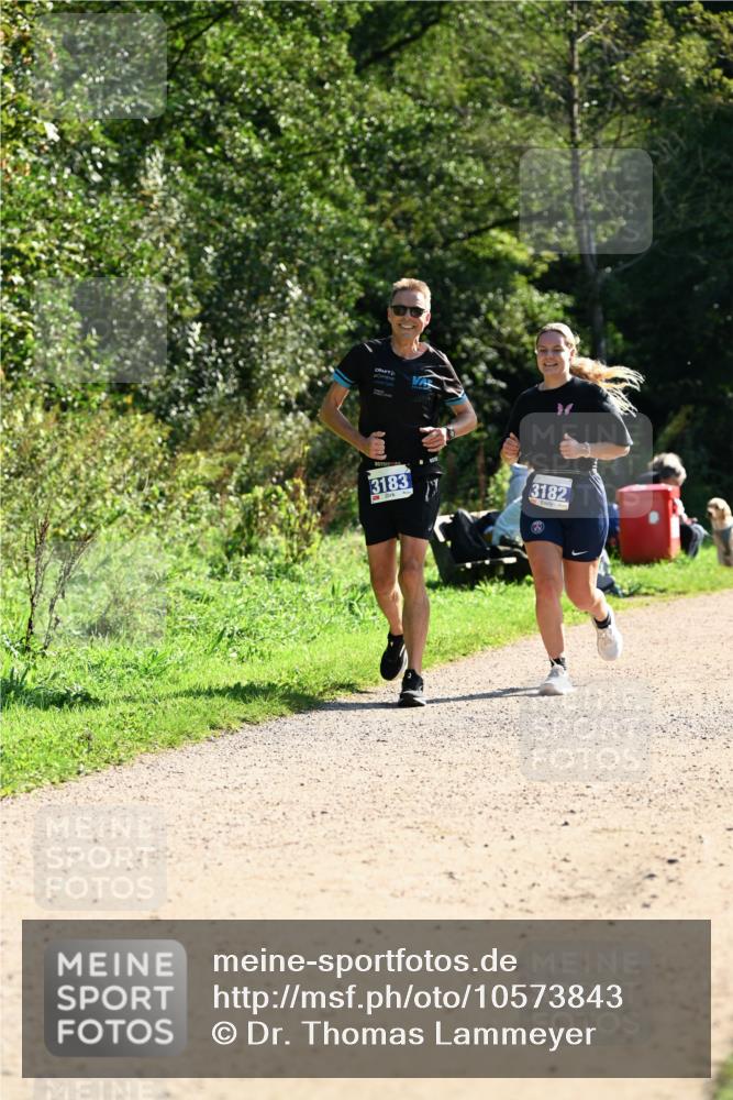 27.09.2026 - 35. Volkslauf durch das schöne Alstertal Dr. Thomas Lammeyer http://msf.ph/oto/10573843 27.09.2026 11:30:19 Laufen 3183, 3182 meine-sportfotos.de