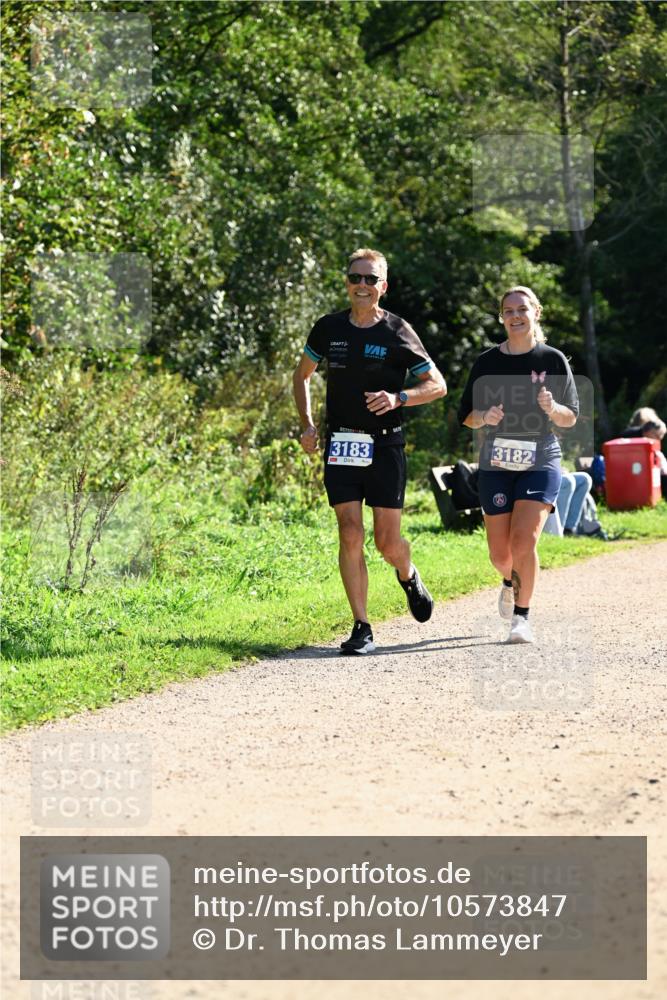 27.09.2026 - 35. Volkslauf durch das schöne Alstertal Dr. Thomas Lammeyer http://msf.ph/oto/10573847 27.09.2026 11:30:19 Laufen 3183, 3182 meine-sportfotos.de