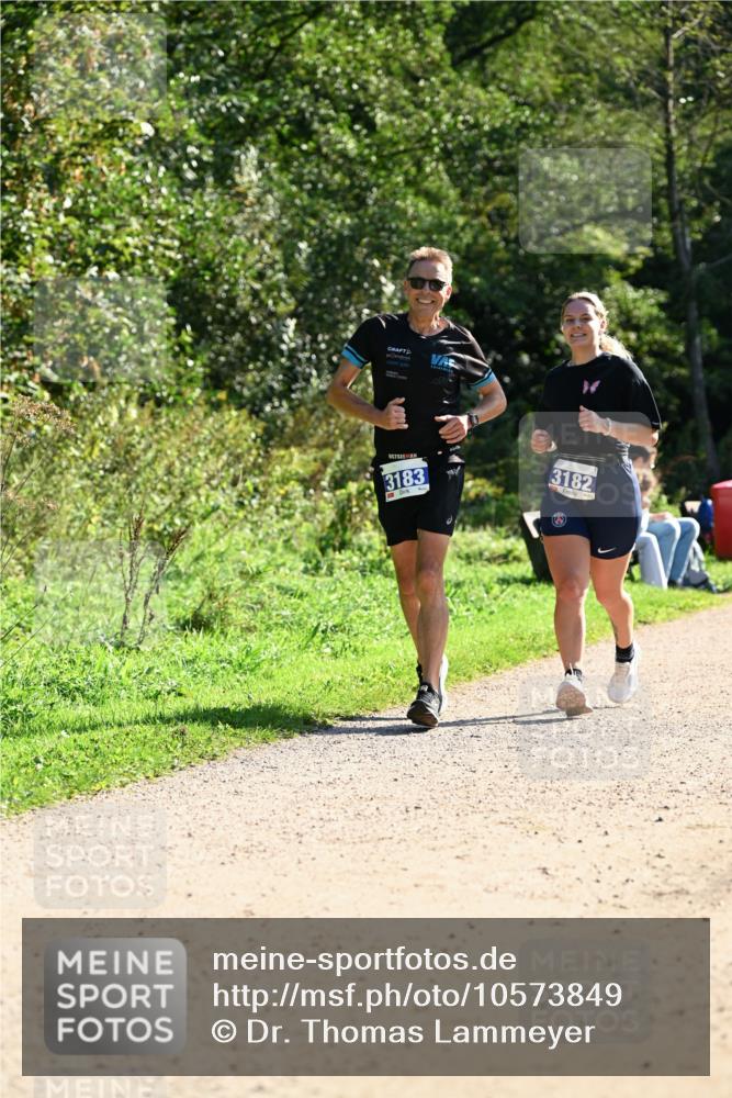 27.09.2026 - 35. Volkslauf durch das schöne Alstertal Dr. Thomas Lammeyer http://msf.ph/oto/10573849 27.09.2026 11:30:20 Laufen 3183, 3182 meine-sportfotos.de
