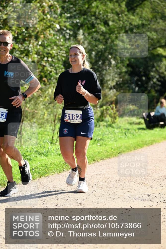 27.09.2026 - 35. Volkslauf durch das schöne Alstertal Dr. Thomas Lammeyer http://msf.ph/oto/10573866 27.09.2026 11:30:22 Laufen 33, 3182 meine-sportfotos.de