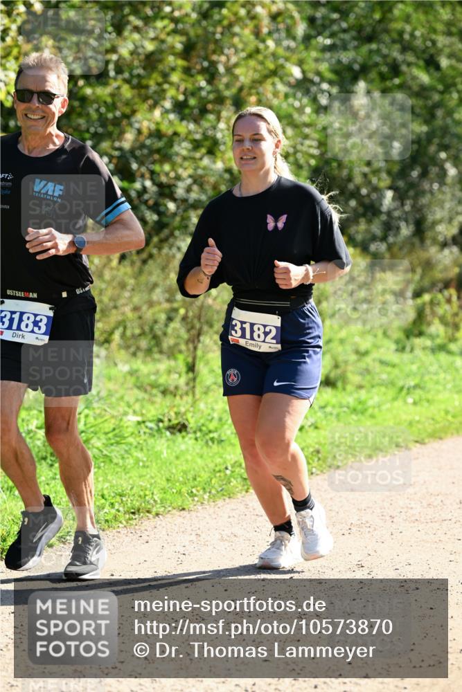 27.09.2026 - 35. Volkslauf durch das schöne Alstertal Dr. Thomas Lammeyer http://msf.ph/oto/10573870 27.09.2026 11:30:22 Laufen 3183, 3182 meine-sportfotos.de