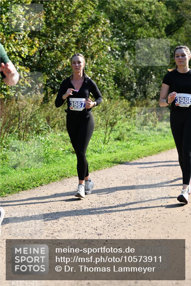 27.09.2026 - 35. Volkslauf durch das schöne Alstertal Dr. Thomas Lammeyer http://msf.ph/oto/10573911 27.09.2026 11:30:37 Laufen 3987, 3986 meine-sportfotos.de