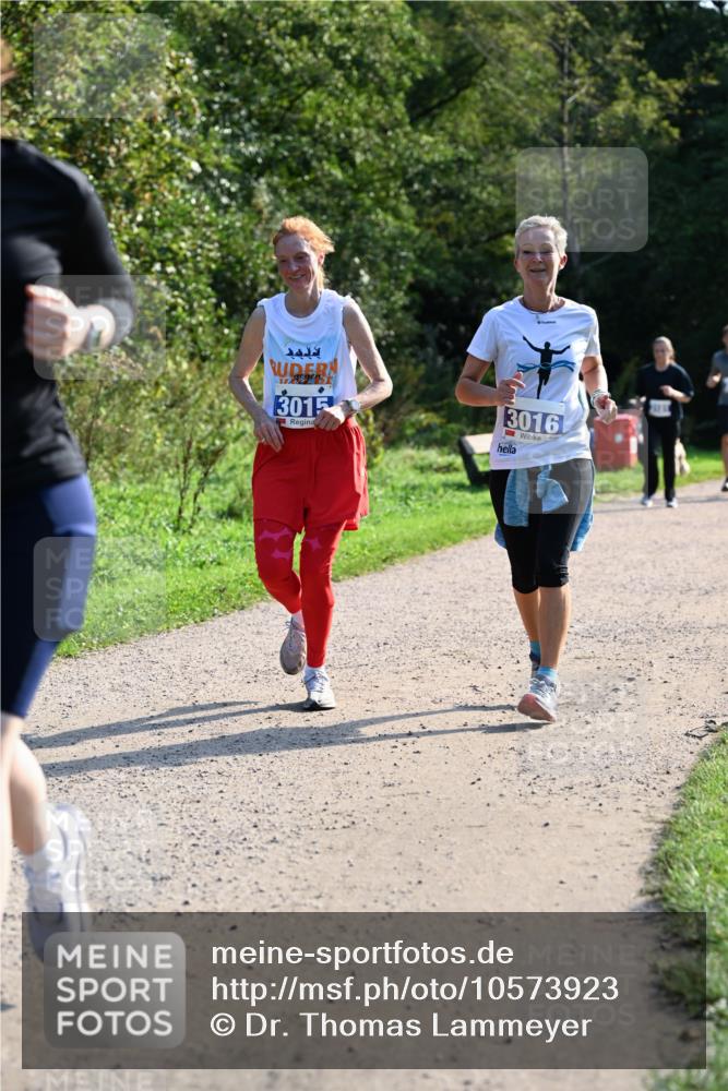 27.09.2026 - 35. Volkslauf durch das schöne Alstertal Dr. Thomas Lammeyer http://msf.ph/oto/10573923 27.09.2026 11:30:39 Laufen 3015, 3016 meine-sportfotos.de
