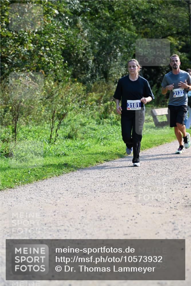 27.09.2026 - 35. Volkslauf durch das schöne Alstertal Dr. Thomas Lammeyer http://msf.ph/oto/10573932 27.09.2026 11:30:43 Laufen 3181, 3132 meine-sportfotos.de