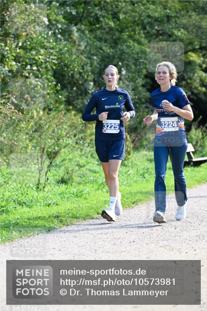 27.09.2026 - 35. Volkslauf durch das schöne Alstertal Dr. Thomas Lammeyer http://msf.ph/oto/10573981 27.09.2026 11:30:56 Laufen 3225, 3224 meine-sportfotos.de