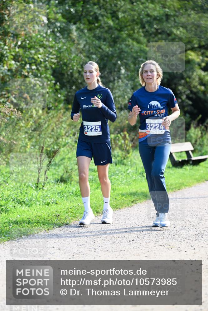 27.09.2026 - 35. Volkslauf durch das schöne Alstertal Dr. Thomas Lammeyer http://msf.ph/oto/10573985 27.09.2026 11:30:56 Laufen 3225, 3224, 117 meine-sportfotos.de