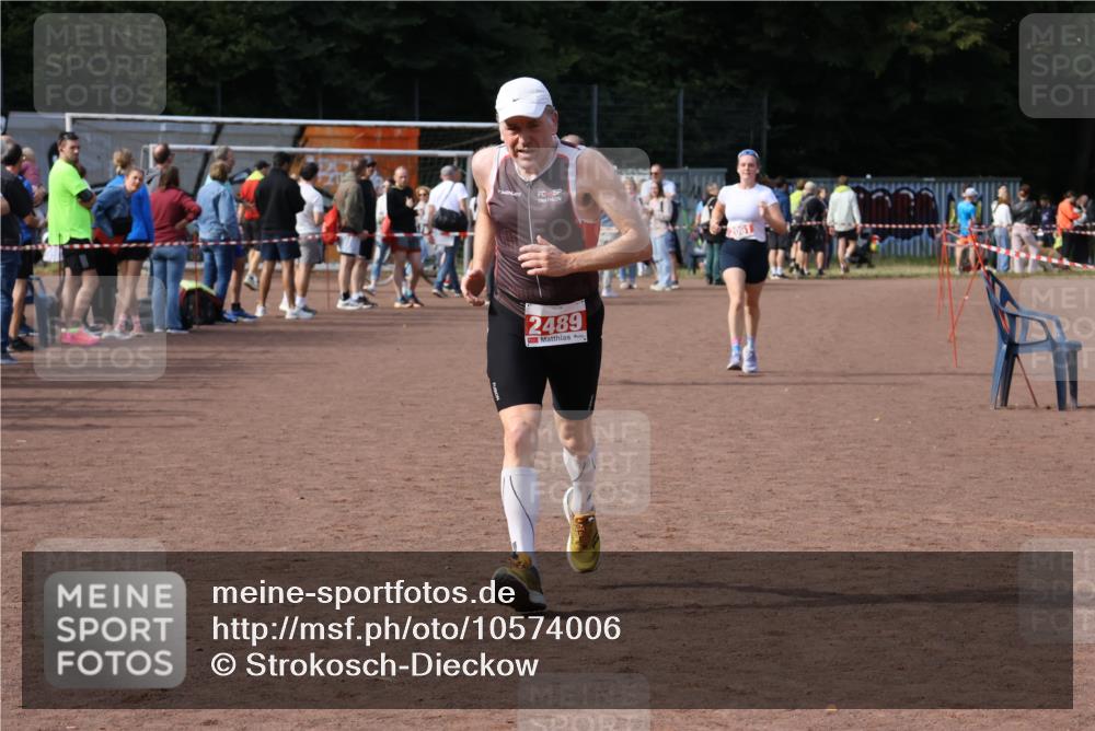 27.09.2026 - 35. Volkslauf durch das schöne Alstertal Strokosch-Dieckow http://msf.ph/oto/10574006 27.09.2026 12:26:39 Ziel 2061, 2284, 2489 meine-sportfotos.de