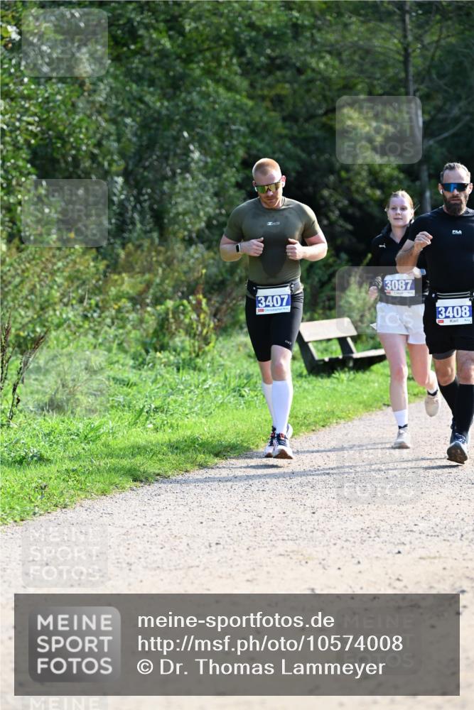 27.09.2026 - 35. Volkslauf durch das schöne Alstertal Dr. Thomas Lammeyer http://msf.ph/oto/10574008 27.09.2026 11:31:00 Laufen 3407, 3087, 3408 meine-sportfotos.de