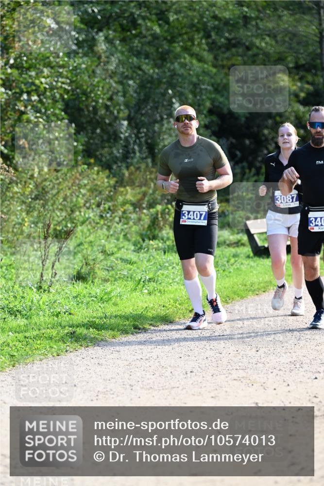 27.09.2026 - 35. Volkslauf durch das schöne Alstertal Dr. Thomas Lammeyer http://msf.ph/oto/10574013 27.09.2026 11:31:01 Laufen 3407, 3087, 340 meine-sportfotos.de