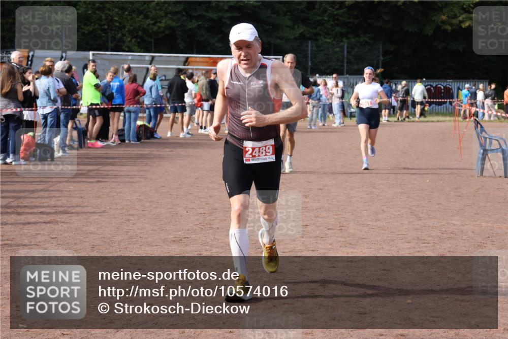 27.09.2026 - 35. Volkslauf durch das schöne Alstertal Strokosch-Dieckow http://msf.ph/oto/10574016 27.09.2026 12:26:40 Ziel 2061, 2284, 2489 meine-sportfotos.de