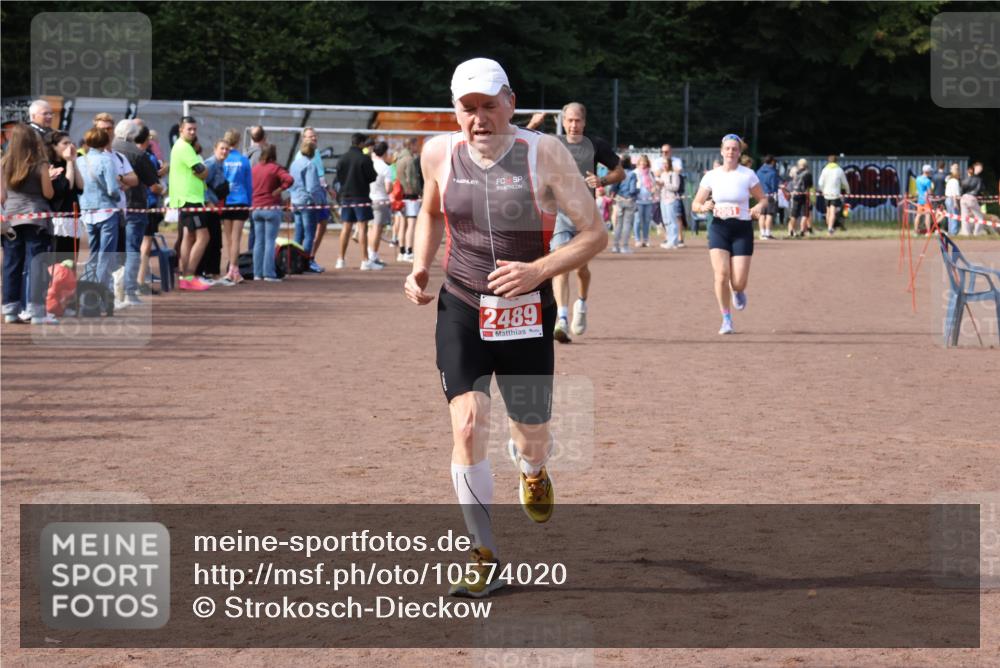 27.09.2026 - 35. Volkslauf durch das schöne Alstertal Strokosch-Dieckow http://msf.ph/oto/10574020 27.09.2026 12:26:40 Ziel 2061, 2284, 2489 meine-sportfotos.de