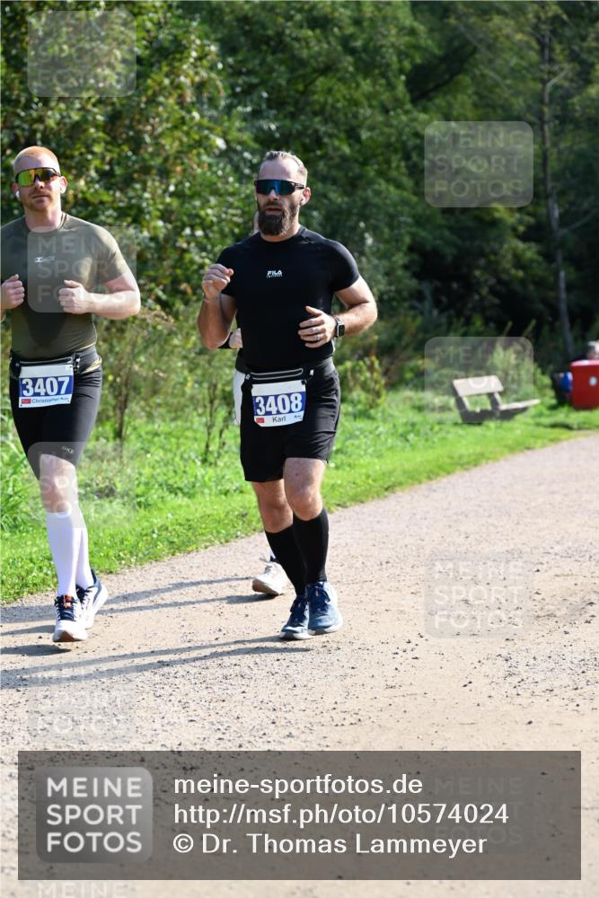 27.09.2026 - 35. Volkslauf durch das schöne Alstertal Dr. Thomas Lammeyer http://msf.ph/oto/10574024 27.09.2026 11:31:03 Laufen 3407, 3408 meine-sportfotos.de