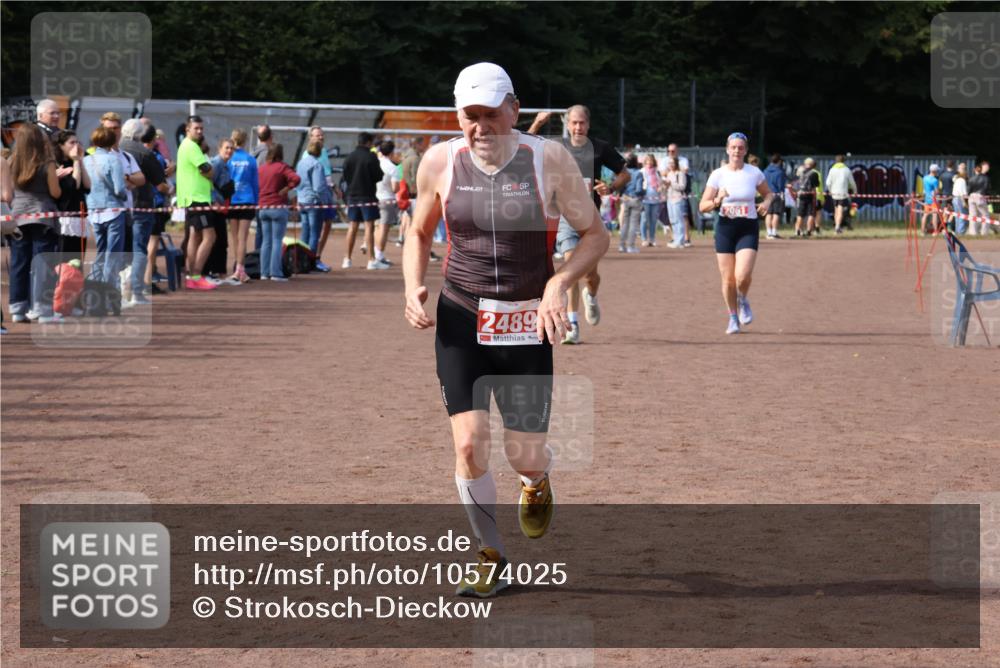 27.09.2026 - 35. Volkslauf durch das schöne Alstertal Strokosch-Dieckow http://msf.ph/oto/10574025 27.09.2026 12:26:40 Ziel 2061, 2284, 2489 meine-sportfotos.de
