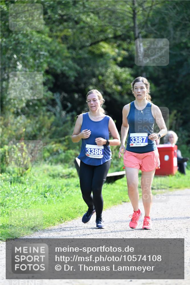 27.09.2026 - 35. Volkslauf durch das schöne Alstertal Dr. Thomas Lammeyer http://msf.ph/oto/10574108 27.09.2026 11:31:30 Laufen 3386, 3387 meine-sportfotos.de