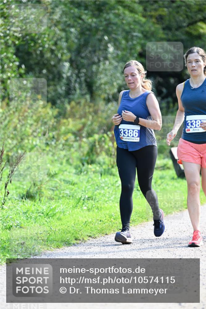 27.09.2026 - 35. Volkslauf durch das schöne Alstertal Dr. Thomas Lammeyer http://msf.ph/oto/10574115 27.09.2026 11:31:30 Laufen 3386, 338 meine-sportfotos.de