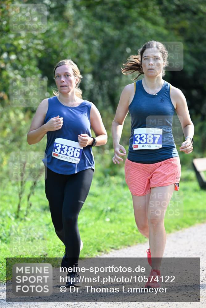 27.09.2026 - 35. Volkslauf durch das schöne Alstertal Dr. Thomas Lammeyer http://msf.ph/oto/10574122 27.09.2026 11:31:32 Laufen 3386, 3387 meine-sportfotos.de