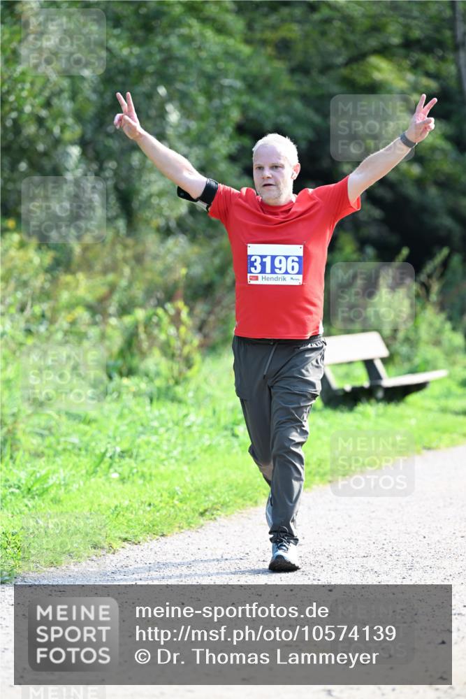 27.09.2026 - 35. Volkslauf durch das schöne Alstertal Dr. Thomas Lammeyer http://msf.ph/oto/10574139 27.09.2026 11:31:35 Laufen 3196 meine-sportfotos.de