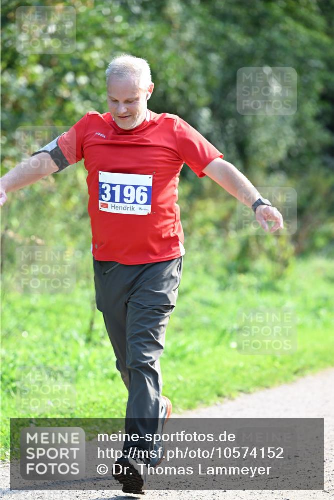 27.09.2026 - 35. Volkslauf durch das schöne Alstertal Dr. Thomas Lammeyer http://msf.ph/oto/10574152 27.09.2026 11:31:36 Laufen 3196 meine-sportfotos.de