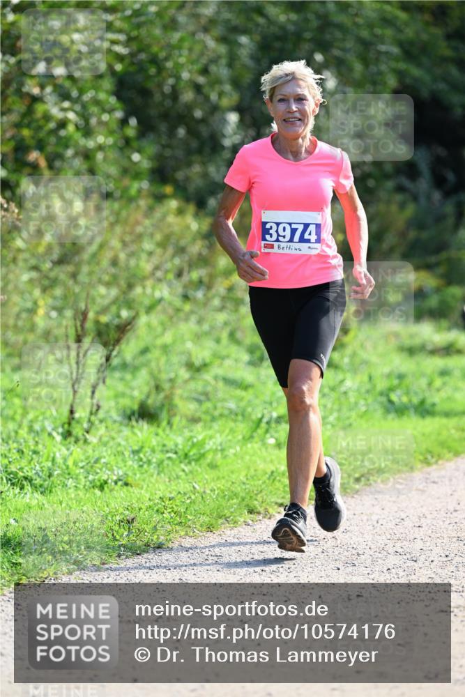 27.09.2026 - 35. Volkslauf durch das schöne Alstertal Dr. Thomas Lammeyer http://msf.ph/oto/10574176 27.09.2026 11:31:40 Laufen 3974 meine-sportfotos.de