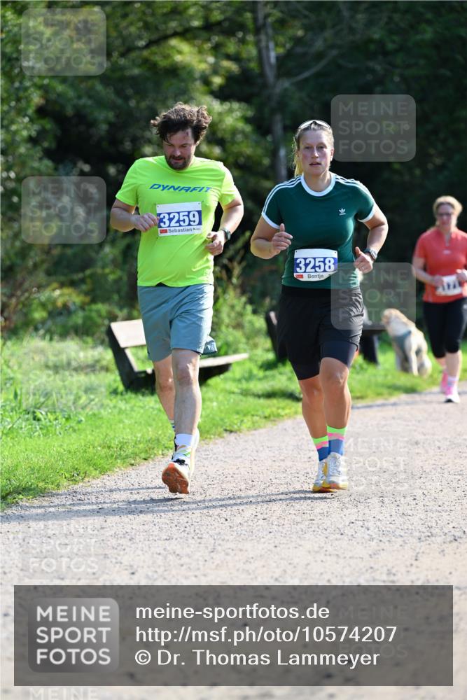 27.09.2026 - 35. Volkslauf durch das schöne Alstertal Dr. Thomas Lammeyer http://msf.ph/oto/10574207 27.09.2026 11:31:47 Laufen 3259, 3258 meine-sportfotos.de