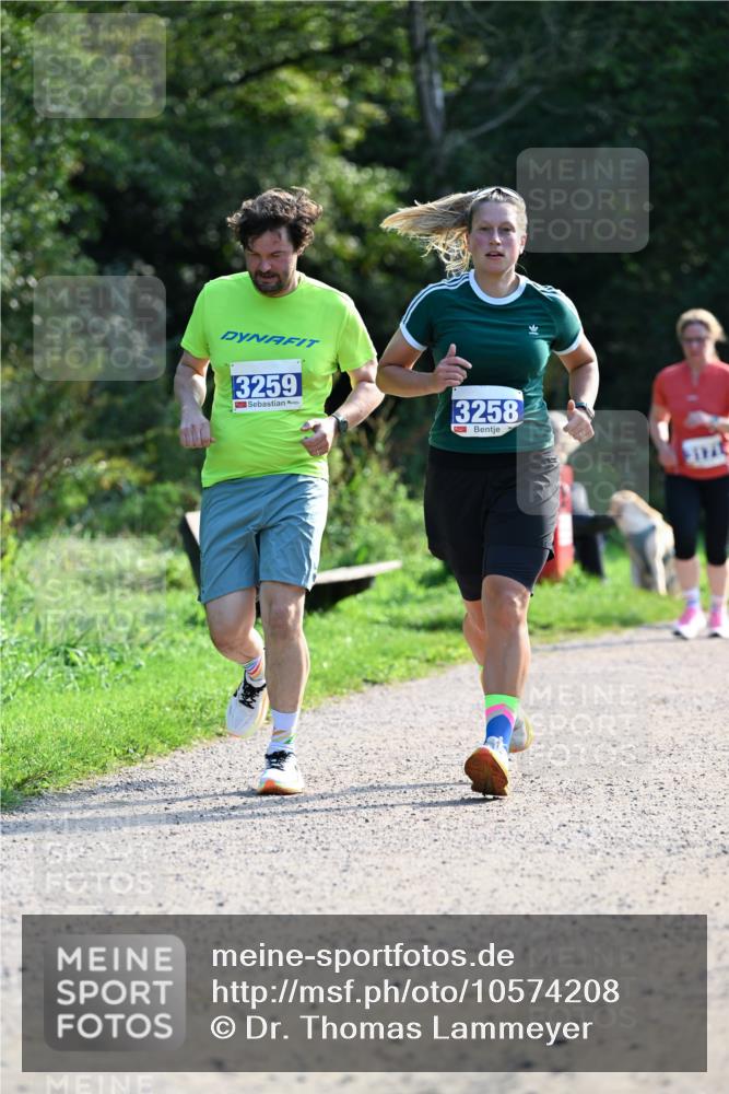 27.09.2026 - 35. Volkslauf durch das schöne Alstertal Dr. Thomas Lammeyer http://msf.ph/oto/10574208 27.09.2026 11:31:48 Laufen 3259, 3258 meine-sportfotos.de