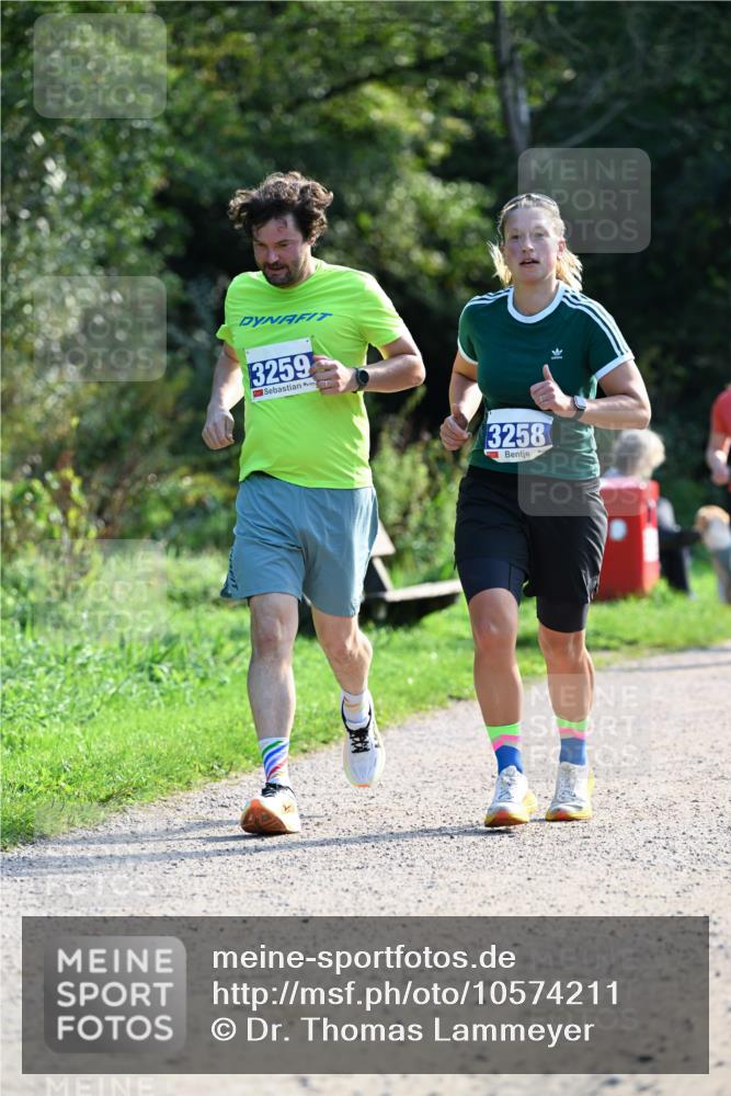 27.09.2026 - 35. Volkslauf durch das schöne Alstertal Dr. Thomas Lammeyer http://msf.ph/oto/10574211 27.09.2026 11:31:48 Laufen 3259, 3258 meine-sportfotos.de