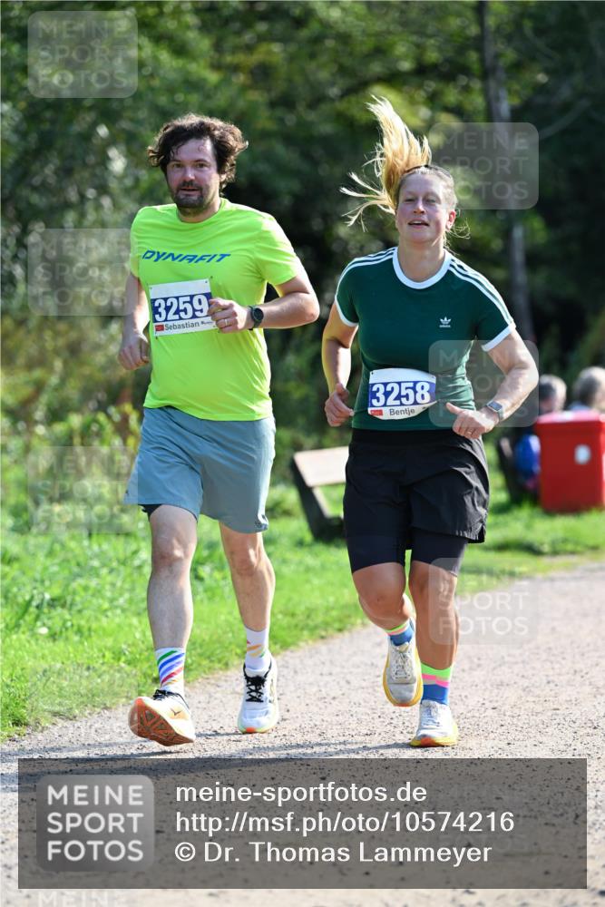 27.09.2026 - 35. Volkslauf durch das schöne Alstertal Dr. Thomas Lammeyer http://msf.ph/oto/10574216 27.09.2026 11:31:48 Laufen 3259, 3258 meine-sportfotos.de