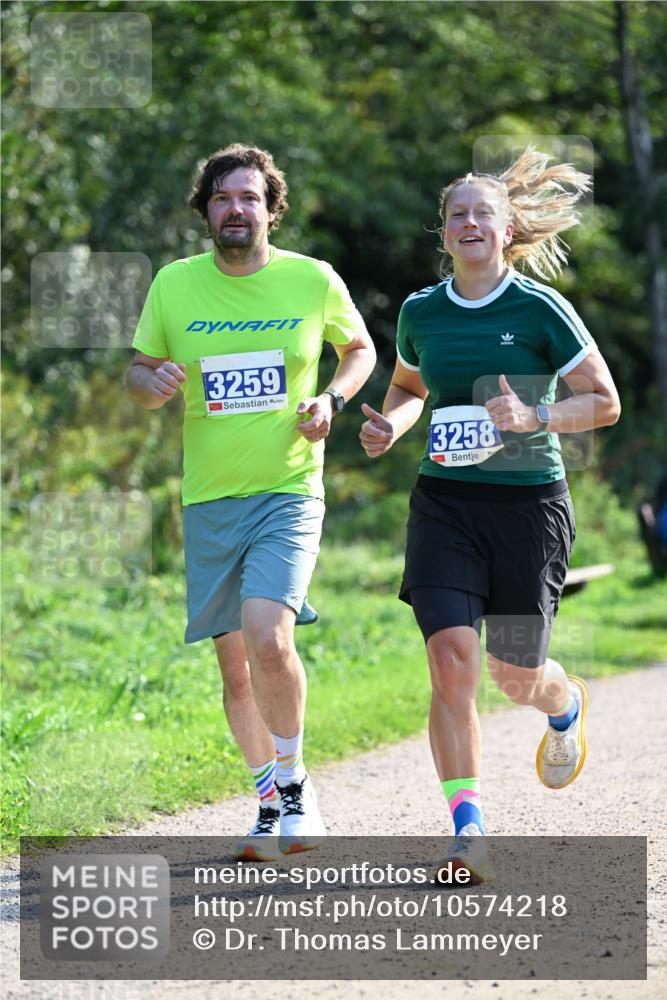 27.09.2026 - 35. Volkslauf durch das schöne Alstertal Dr. Thomas Lammeyer http://msf.ph/oto/10574218 27.09.2026 11:31:49 Laufen 3259, 3258 meine-sportfotos.de