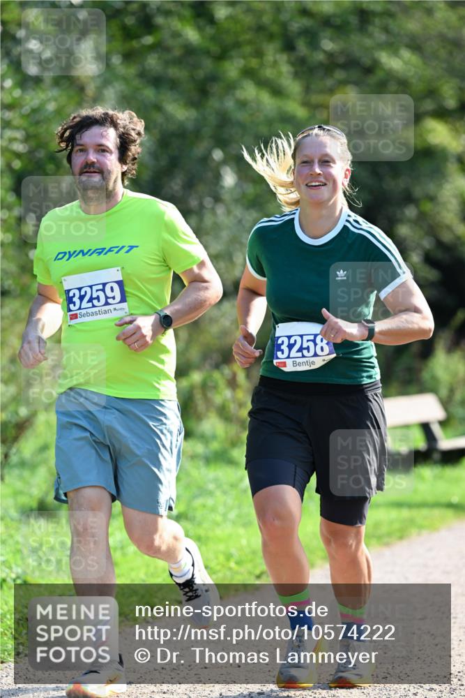 27.09.2026 - 35. Volkslauf durch das schöne Alstertal Dr. Thomas Lammeyer http://msf.ph/oto/10574222 27.09.2026 11:31:49 Laufen 3259, 3258 meine-sportfotos.de