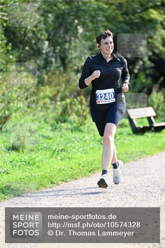 27.09.2026 - 35. Volkslauf durch das schöne Alstertal Dr. Thomas Lammeyer http://msf.ph/oto/10574328 27.09.2026 11:32:10 Laufen 3240 meine-sportfotos.de