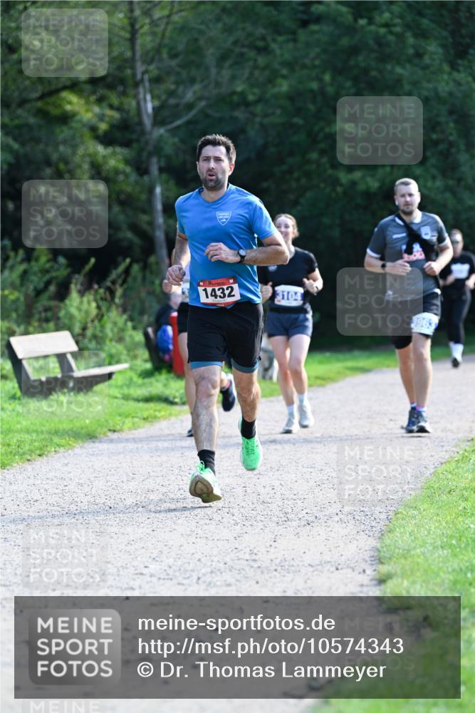 27.09.2026 - 35. Volkslauf durch das schöne Alstertal Dr. Thomas Lammeyer http://msf.ph/oto/10574343 27.09.2026 11:32:19 Laufen 1432, 3104 meine-sportfotos.de