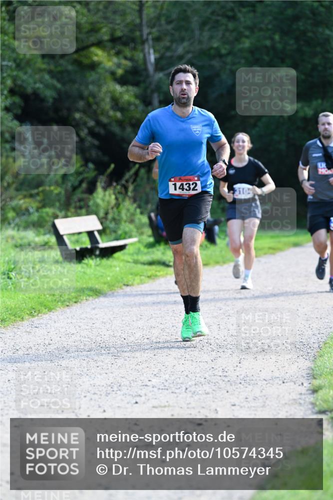 27.09.2026 - 35. Volkslauf durch das schöne Alstertal Dr. Thomas Lammeyer http://msf.ph/oto/10574345 27.09.2026 11:32:19 Laufen 1432 meine-sportfotos.de