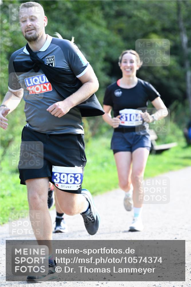 27.09.2026 - 35. Volkslauf durch das schöne Alstertal Dr. Thomas Lammeyer http://msf.ph/oto/10574374 27.09.2026 11:32:23 Laufen 1846, 3963, 3104 meine-sportfotos.de